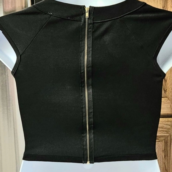 ARDEN B. Women's black sleeveless front cut out sexy cropped summer top size L - Picture 7 of 11